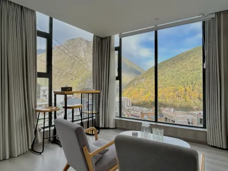 Shiyihao Shanju (Kangding Liuliucheng Branch)