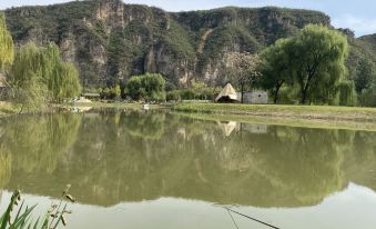 Yi County Rongquan Farmhouse