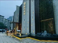 Pinshang Hotel Apartments - غرفة مطلة على الجبل