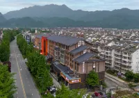 PALACE  HOTELS (Dujiangyan Irrigation Project Branch) Các khách sạn ở Dujiangyan Scenic Area