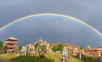 Roblin Hot Spring Hotel in Gesar Wangcheng, Ganzi County