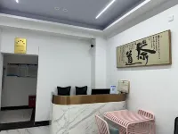 Naxin Hotel (Xishuangbanna Jinghong Gaozhuang XishuangjingStarlight Night Market)