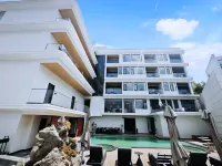 Half mountain Hotel Hotels in Mile City