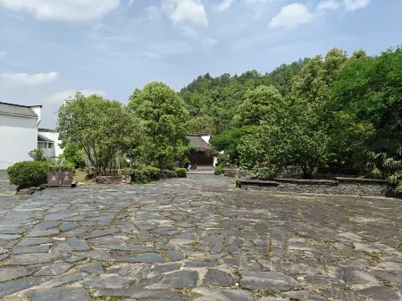 Yilan Huahai B&B Отели рядом с достопримечательностью «Yancun Ancient Building Complex in Ming and Qing Dynasties»