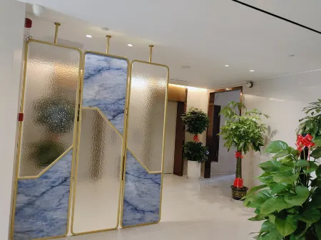 Yuanling Baiman Hotel (Junlin Tianxia) Отели рядом с достопримечательностью «Longxing Lecture Temple»