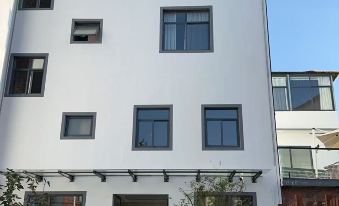 Wuyuan Shuimo Huajian Homestay