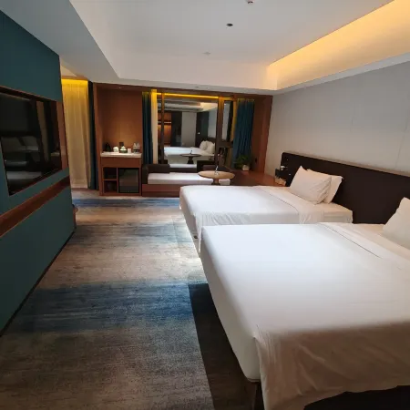 Yinji Hotel (Yuhuan Wuyue Plaza)