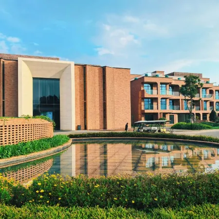 Dongfengyun Yunmu Hot Spring Hotel