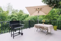 Anji Youxing Courtyard Zhuxi Swim Café Mountain Boutique Stay