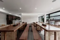 Xuzhang Panorama Boutique Stay (Xijiang Qianhu Miao Village No. 6 Wind and Rain Bridge) - bar