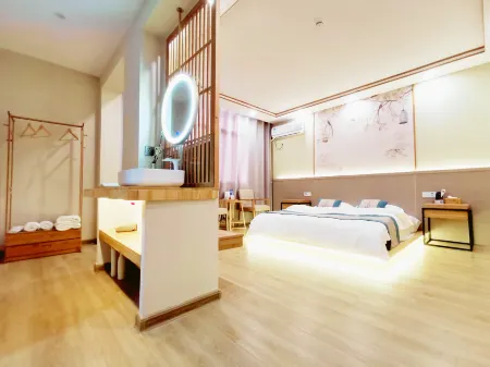 Huoshan Qianxun Hotel Отели рядом с достопримечательностью «Dabie Mountain Main Peak (Baima Main Peak)»