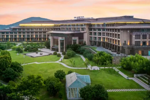 Crowne Plaza Xuzhou Dalong Lake