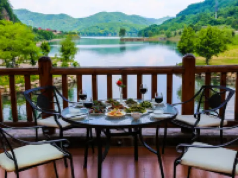 Maple Leaf Hotel Kuandian Overbridge Hotels in Kuandian