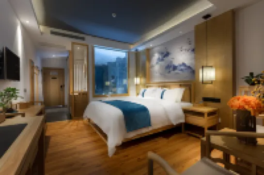 Puer Jiusi Suyuan Hotel