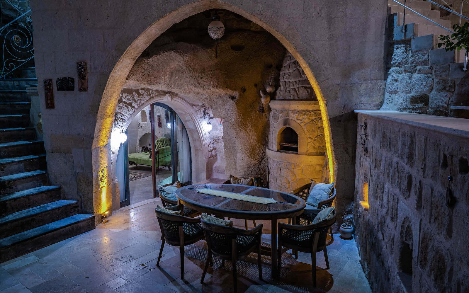 Elika Cave Suites