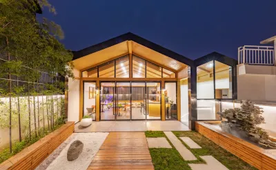 Floral Lux Hotel·Beizheng Homestay (Tianmenshan National Forest Park Store) Các khách sạn ở Trương Gia Giới