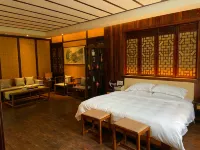 Hidden in mountains and valleys Guesthouse