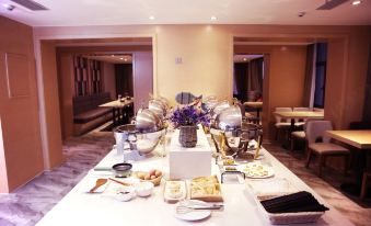 Lavande Hotel (Urumqi Changjiang Road International Trade City store)