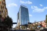 Phoenix International Hotel - parking
