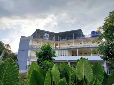 Marella Residence Hotel dekat Kayangan Tebing Alfath