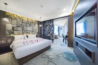 Hindu Hot Spring Hotel (Delong International Jewelry City Duobao City Branch) - balcony