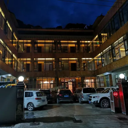 Niegan Dawa Hotel