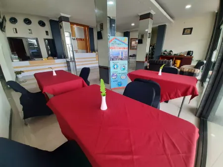 Eduhotel Citra Magelang Отели рядом с достопримечательностью «Statue of Prince Diponegoro»