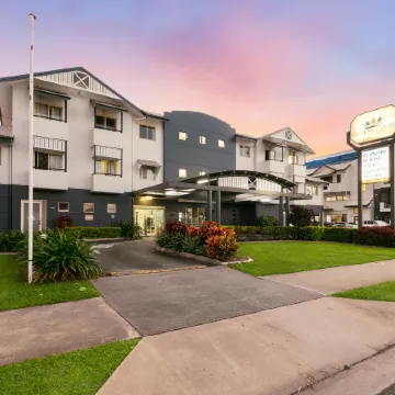 Cairns Queens Court Отели в г. Кэрнс