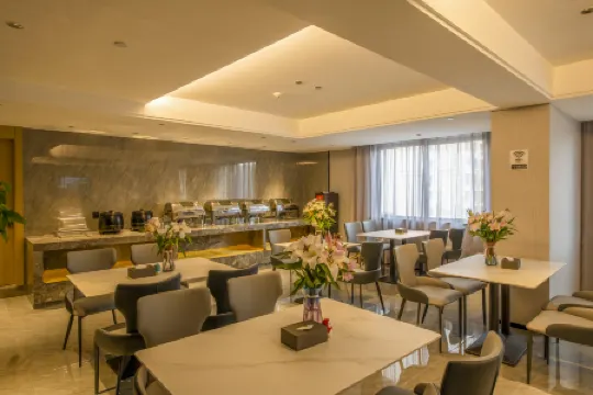 Unitour Hotel (Guangxi Jingcha Xueyuan Xianhu Xiaoqu) Отели рядом с достопримечательностью «Guangxi University of Chinese Medicine (Xianhu Campus)»