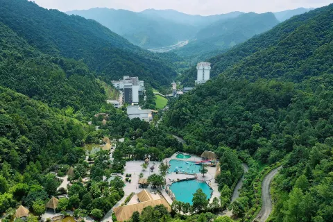 Xinfeng Utop Spring Primeval Forest Resorts