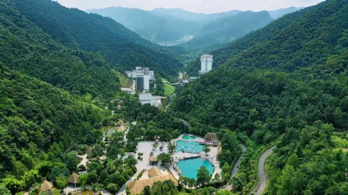 Xinfeng Utop Spring Primeval Forest Resorts Hotels in Xinfeng