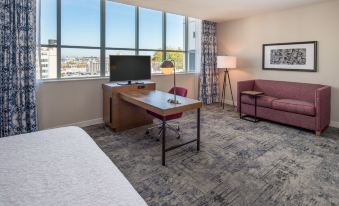 Hampton Inn and Suites by Hilton Portland-Pearl District