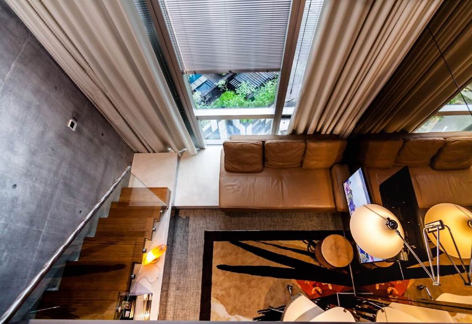 엠 소셜 싱가포르