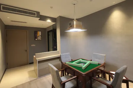 Yishang Oriental Hotel (Wanda Plaza Aoti Center Store) Отели рядом с достопримечательностью «Guangyuan Wetland Park»