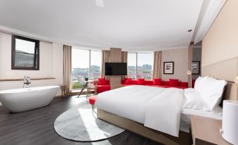 Yinchuan Meirui·Yue Hotel (Yuhuangge Gulou Pedestrian Street Branch)