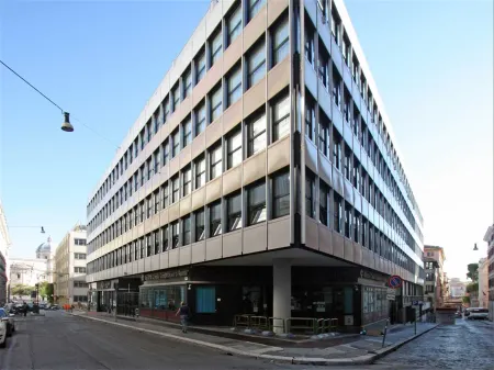 The Hive Hotel Отели рядом с достопримечательностью «Гробница Цецилии Метеллы»