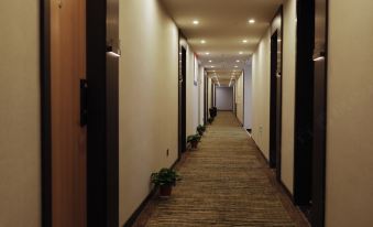 Suitetrails - GreenTree Inn (Lantian City Plaza)