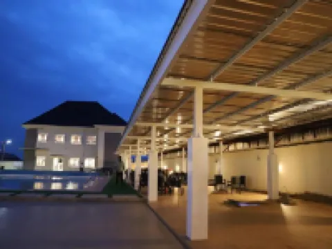 Crispan Suites and Event Center فنادق في جوس