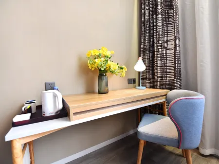 Homeinn Hotel (Chengdu Xindu Sanhechang Subway Station) Отели рядом со станцией Chengdu Xindu Railway Station