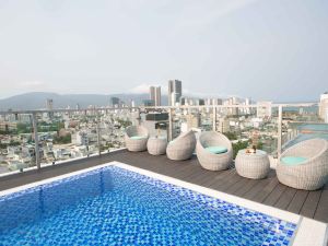 Calix Hotel Da Nang