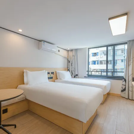 Hi Inn (Ningbo Tianyi Square Center)