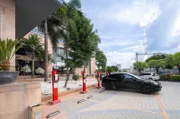 Xinzou Century Hotel (Fenghuang Plaza) - Bãi đậu xe
