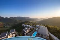 Huixin Retreats - Infinity Pools