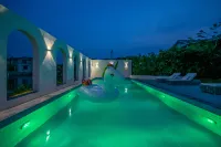 Qinyuan Lake View Pool Villa - Rooftop Pools