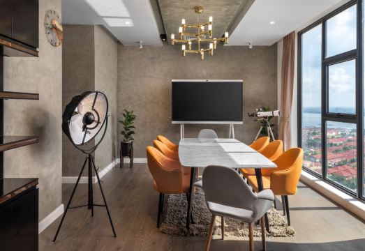 페닌슐라 프놈펜