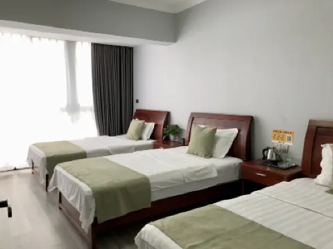 Chongqing Hongluo Homestay Hotels near Wulong Railway Station