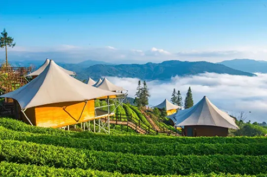 Yixiangshan Camp and Banshan Hotel