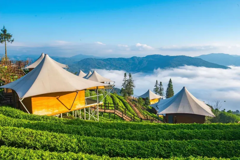 Yixiangshan Camp and Banshan Hotel