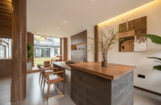 Yulong August Guanshanhai Light Luxury Homestay