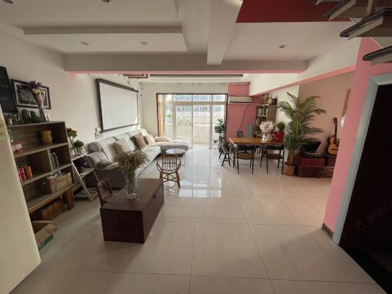 Chongqing Wulishan City Youth Hostel (Red Earth Subway Station)